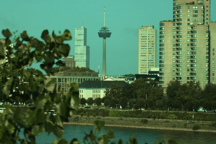 Mais de metade da exportação de serviços na União Europeia é feita pelas grandes empresas Mais de metade da exportação de serviços na União Europeia é feita pelas grandes empresas