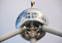 Comissão Europeia vai disponibilizar 7,5 milhões de euros para apoio a trabalhadores despedidos na indústria automóvel belga