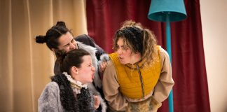 Teatro Nacional D. Maria II leva espetáculos para famílias a diversas localidades do país Teatro Nacional D. Maria II leva espetáculos para famílias a diversas localidades do país