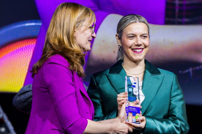 CEO da AgroGrin Tech, Débora Campos, vence Prémio da UE para Mulheres Inovadoras 2025 CEO da AgroGrin Tech, Débora Campos, vence Prémio da UE para Mulheres Inovadoras 2025