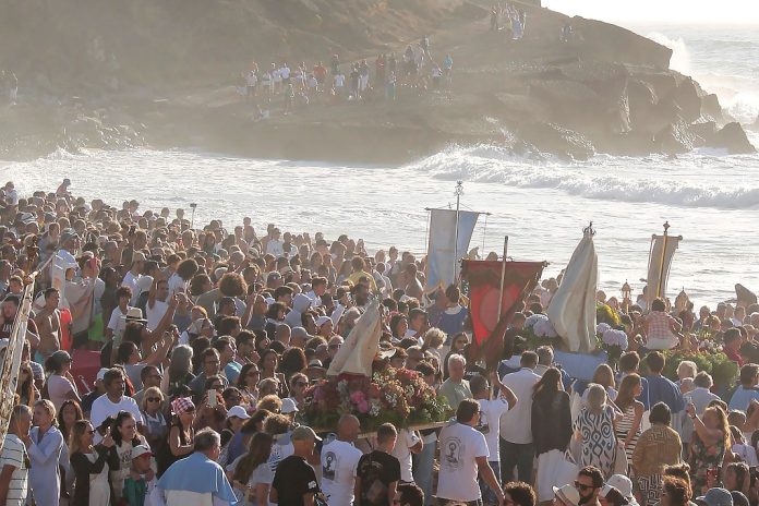 Praia das Maçãs e as Festas da Senhora da Praia