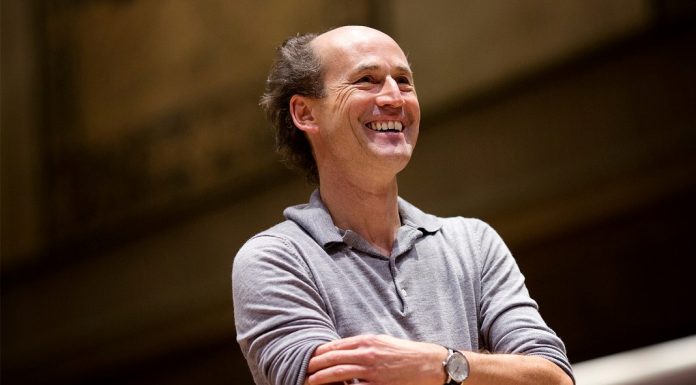 Concertos com maestro alemão Peter Rundel e o Ensemble Orquestral da Beira Interior na Covilhã e Fundão Concertos com maestro alemão Peter Rundel e o Ensemble Orquestral da Beira Interior na Covilhã e Fundão