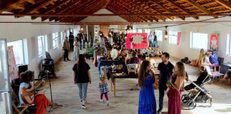 Mercado Comunitário de Abela reúne produtores locais e projetos sustentáveis em dia festivo dedicado à economia circular e à conexão humana Mercado Comunitário de Abela reúne produtores locais e projetos sustentáveis em dia festivo dedicado à economia circular e à conexão humana