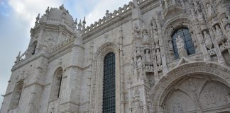 Património da Humanidade na Região de Lisboa e Vale do Tejo em publicação bilingue com 220 fotografias Património da Humanidade na Região de Lisboa e Vale do Tejo em publicação bilingue com 220 fotografias