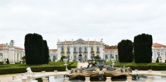 Palácio Nacional de Queluz: Reconstituição do leito onde morreu D. Pedro IV Palácio Nacional de Queluz: Reconstituição do leito onde morreu D. Pedro IV