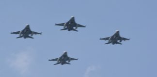 Zimbabué vai continuar sob embargo de armas pela União Europeia