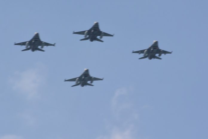 Zimbabué vai continuar sob embargo de armas pela União Europeia