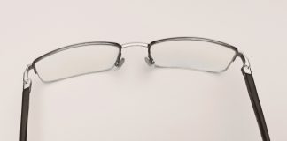 As primeiras lentes de óculos para retardar a progressão da miopia pediátrica são aprovadas nos EUA