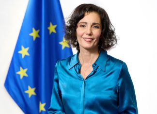 União Europeia vai reforçar apoio para conter surto de ébola em África União Europeia vai reforçar apoio para conter surto de ébola em África