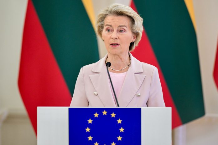 União Europeia necessita de aumentar a defesa face às incertezas que vêm dos EUA