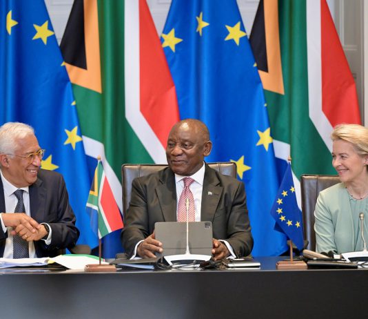 Cimeira UE-África do Sul lança iniciativa de Diálogo de Paz, Segurança e Defesa