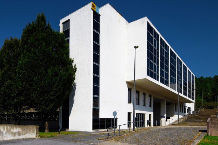 Investigadores da Universidade do Minho fazem descoberta que poderá levar à redução de infeções intestinais Investigadores da Universidade do Minho fazem descoberta que poderá levar à redução de infeções intestinais