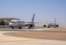 Boeing entrega os primeiros dois aviões 787 Dreamliner à Riyadh Air de uma encomenda de 72 aeronaves Boeing entrega os primeiros dois aviões 787 Dreamliner à Riyadh Air de uma encomenda de 72 aeronaves