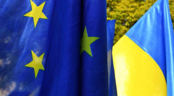 UE toma posse de mais 1,4 mil milhões de euros de receitas de ativos russos para apoiar a Ucrânia UE toma posse de mais 1,4 mil milhões de euros de receitas de ativos russos para apoiar a Ucrânia