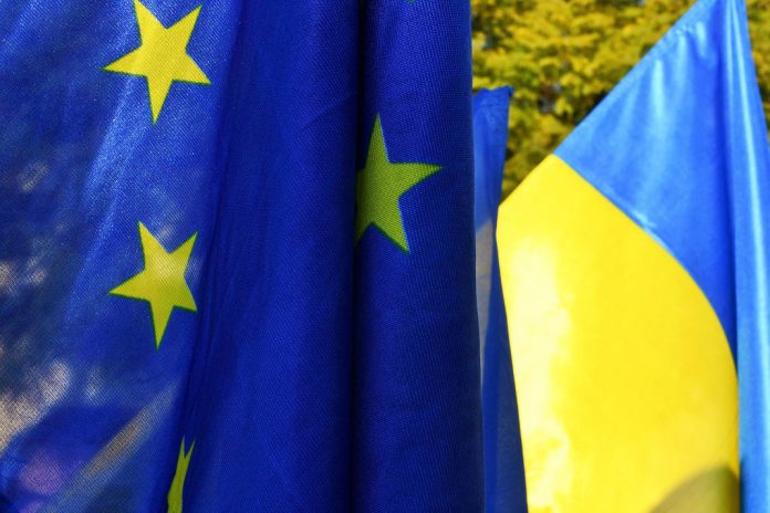 UE toma posse de mais 1,4 mil milhões de euros de receitas de ativos russos para apoiar a Ucrânia UE toma posse de mais 1,4 mil milhões de euros de receitas de ativos russos para apoiar a Ucrânia