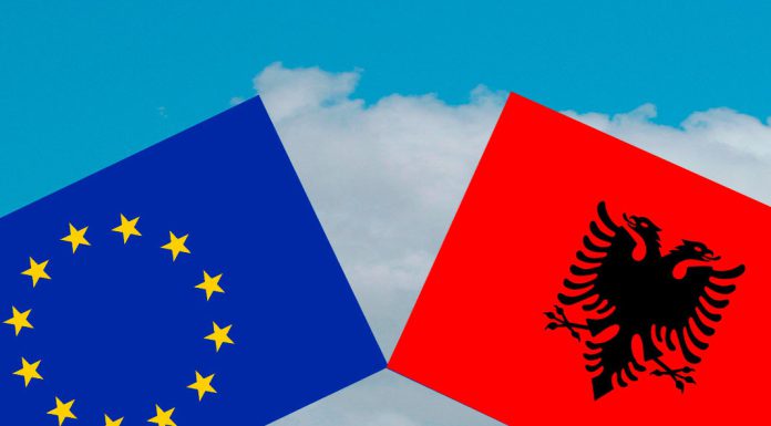 Albânia avança na adesão à União Europeia e encerram provisoriamente negociações sobre política empresarial e industrial Albânia avança na adesão à União Europeia e encerram provisoriamente negociações sobre política empresarial e industrial