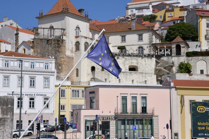 UE aprova projeto para renovação energética de edifícios das instituições de solidariedade em Portugal de 733 218 euros