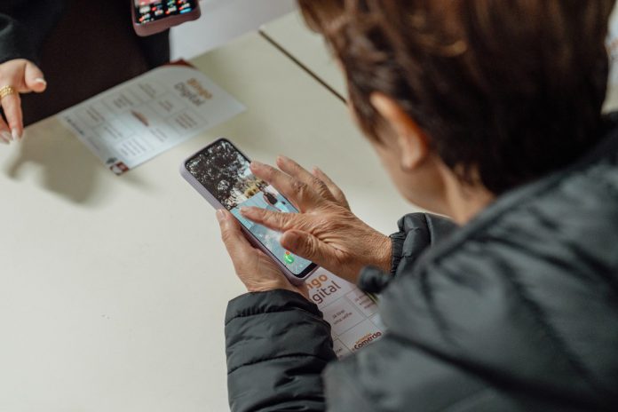 Mondim de Bastos inclui seniores em projeto de transformação digital do comércio local