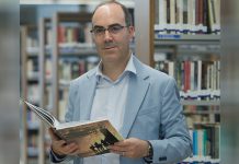 Obra de homenagem à emigração portuguesa é apresentada na Califórnia pelo autor – Daniel Bastos Obra de homenagem à emigração portuguesa é apresentada na Califórnia pelo autor - Daniel Bastos