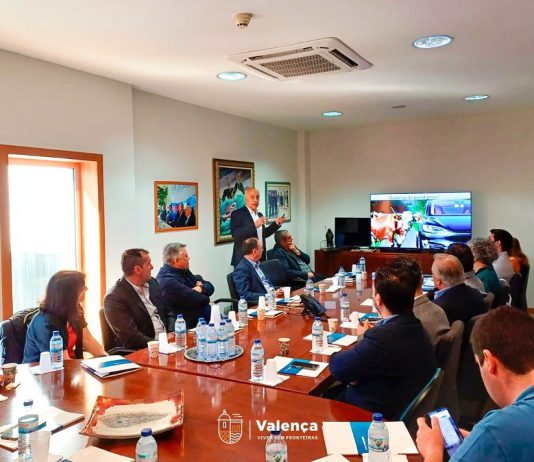 “Conversas de Empresários ao Café” em Valença