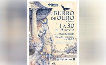 “O Burro de Ouro” no palco do Museu Arqueológico de São Miguel Odrinhas, Sintra, pelo Grupo de Teatro TapaFuros