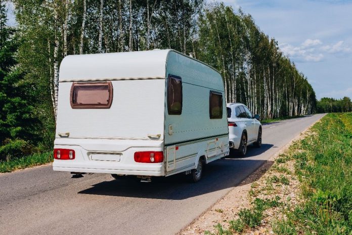 Autocaravanas e caravanas o alerta vai para três elementos a considerar antes de início de viagem Autocaravanas e caravanas o alerta vai para três elementos a considerar antes de início de viagem