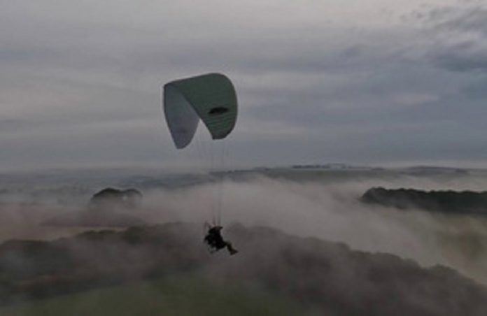 Reino Unido desenvolve inovador parapente militar para missões secretas Reino Unido desenvolve inovador parapente militar para missões secretas