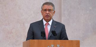 Presidente da República na celebração do 5 de Outubro: “A estabilidade política vale pelo que permite fazer” Presidente da República na celebração do 5 de Outubro: “A estabilidade política vale pelo que permite fazer”