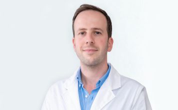Hugo Aleixo, ortopedista, cirurgião da Coluna Vertebral, especialista em Cirurgia Minimamente Invasiva (MISS), membro da Sociedade Portuguesa de Patologia da Coluna Vertebral (SPPCV)