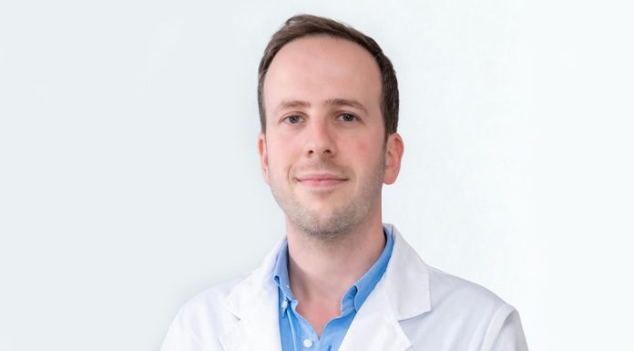 Movimento. O melhor remédio para as suas costas Hugo Aleixo, ortopedista, cirurgião da Coluna Vertebral, especialista em Cirurgia Minimamente Invasiva (MISS), membro da Sociedade Portuguesa de Patologia da Coluna Vertebral (SPPCV)