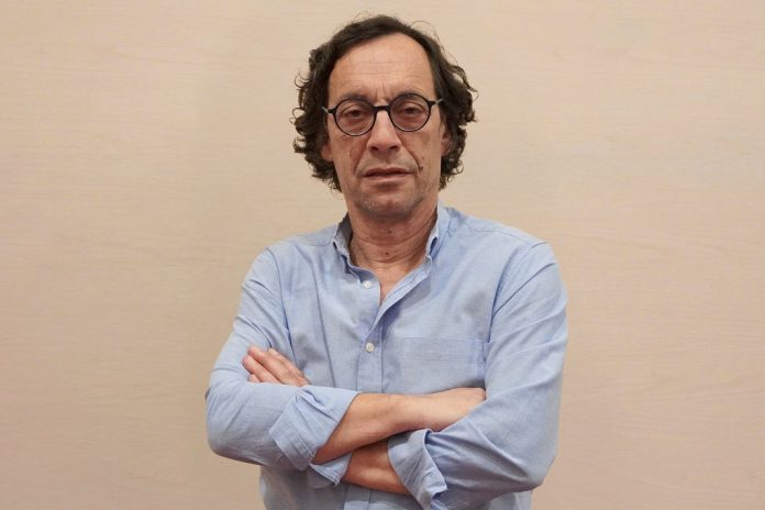 Filipe Calinas, médico gastrenterologista no Centro de Responsabilidade Integrado de Gastrenterologia da ULS São José, presidente do Conselho Fiscal da Associação Portuguesa para o Estudo do Fígado. Filipe Calinas, médico gastrenterologista no Centro de Responsabilidade Integrado de Gastrenterologia da ULS São José, presidente do Conselho Fiscal da Associação Portuguesa para o Estudo do Fígado.