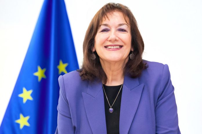 Comissária Europeia defende em Washington posição da UE na reunião do Conselho de Paz sobre Gaza