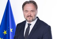 Comissário Europeu procura no Azerbaijão reforçar parceria de fornecimento de energia Comissário Europeu procura no Azerbaijão reforçar parceria de fornecimento de energia