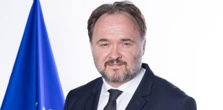 Comissário Europeu procura no Azerbaijão reforçar parceria de fornecimento de energia