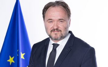 Comissário Europeu procura no Azerbaijão reforçar parceria de fornecimento de energia