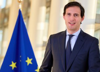 Comissário Europeu Wopke Hoekstra debate em Lisboa a transição para energias limpas e a competitividade da UE