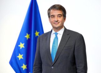 Política de coesão e estratégia para as regiões ultraperiféricas da UE leva Raffaele Fitto, Vice–Presidente Executivo da Comissão Europeia à Madeira Política de coesão e estratégia para as regiões ultraperiféricas da UE leva Raffaele Fitto, Vice-Presidente Executivo da Comissão Europeia à Madeira