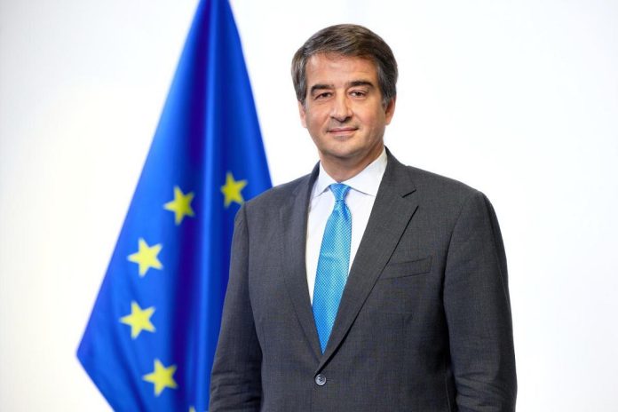 Política de coesão e estratégia para as regiões ultraperiféricas da UE leva Raffaele Fitto, Vice-Presidente Executivo da Comissão Europeia à Madeira Política de coesão e estratégia para as regiões ultraperiféricas da UE leva Raffaele Fitto, Vice-Presidente Executivo da Comissão Europeia à Madeira