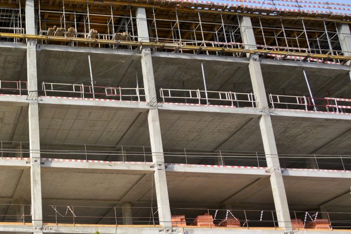 Setor da construção sobe na União Europeia e desce 0,2 % em Portugal